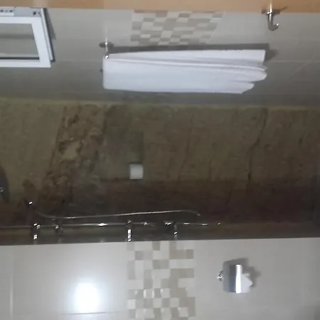 Pensión Batato 3*